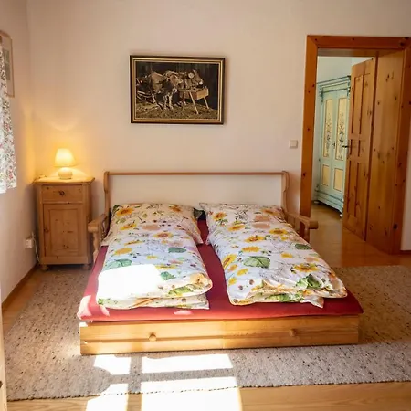 Landhauswohnung Mit Wildromantischem Garten Apartment Füssen