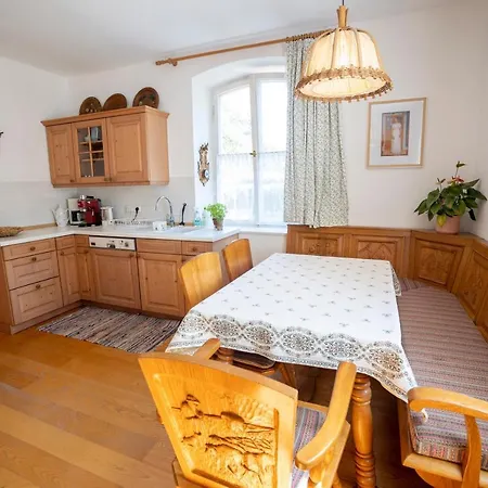 Lägenhet Landhauswohnung Mit Wildromantischem Garten Füssen