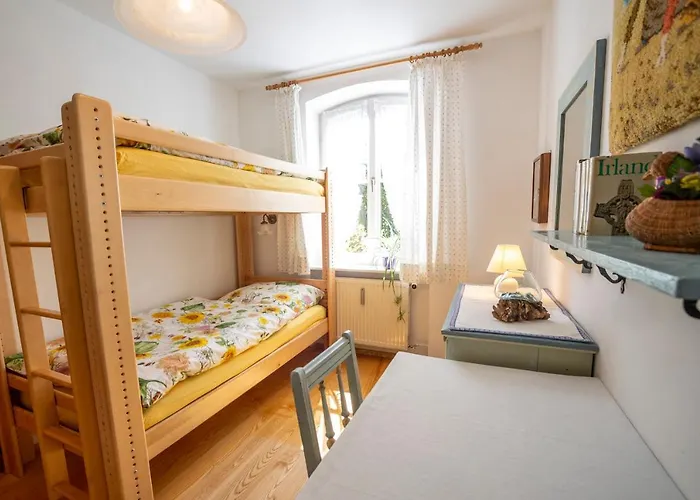 Lägenhet Landhauswohnung Mit Wildromantischem Garten