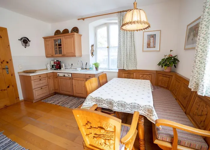 Lägenhet Landhauswohnung Mit Wildromantischem Garten Füssen